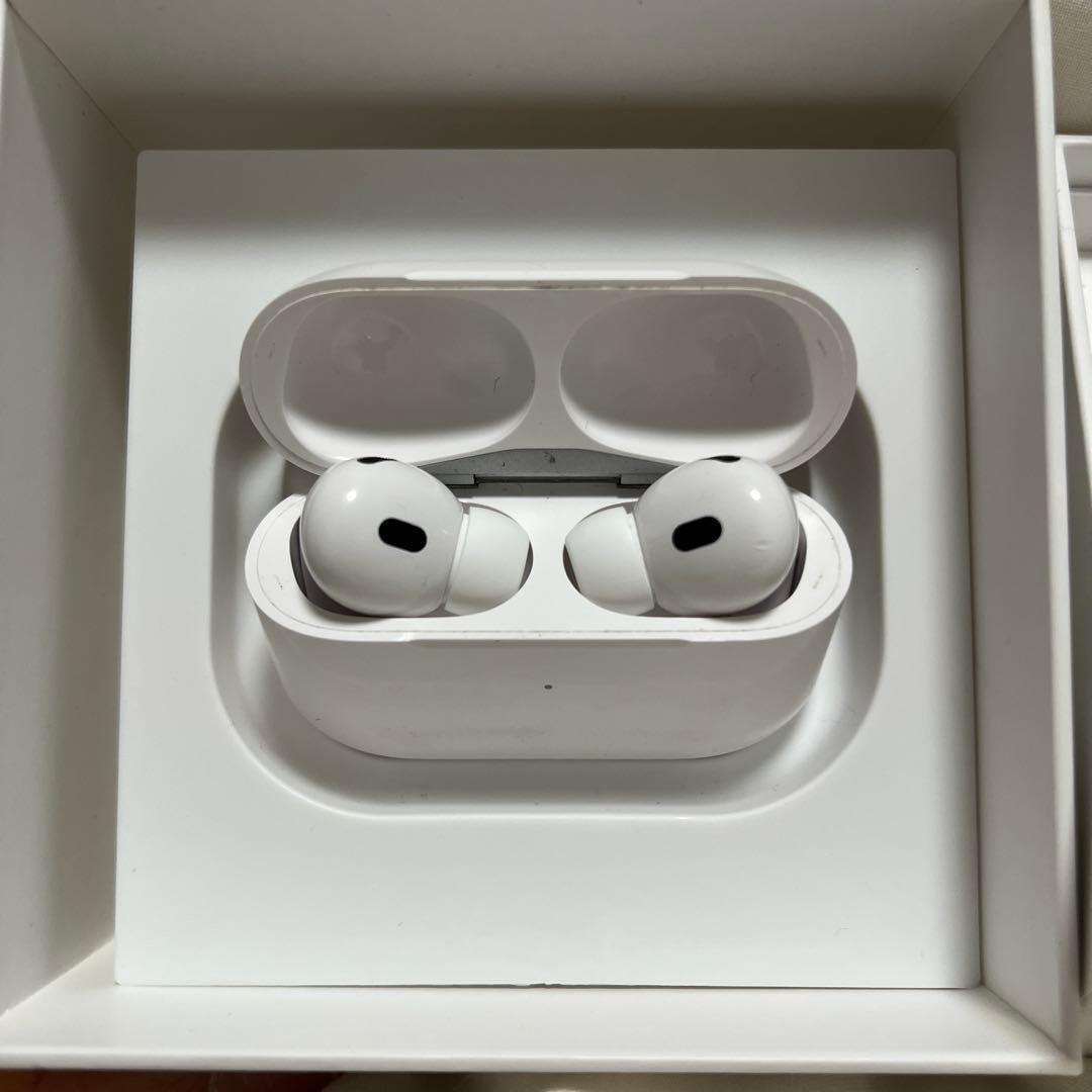 Apple AirPods Pro イヤホン　ワイヤレス
