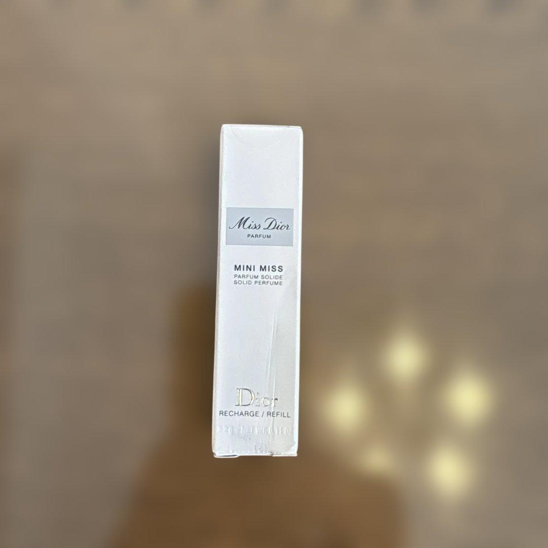 Miss Dior パルファン(スティックフレグランス)と数量限定ケース