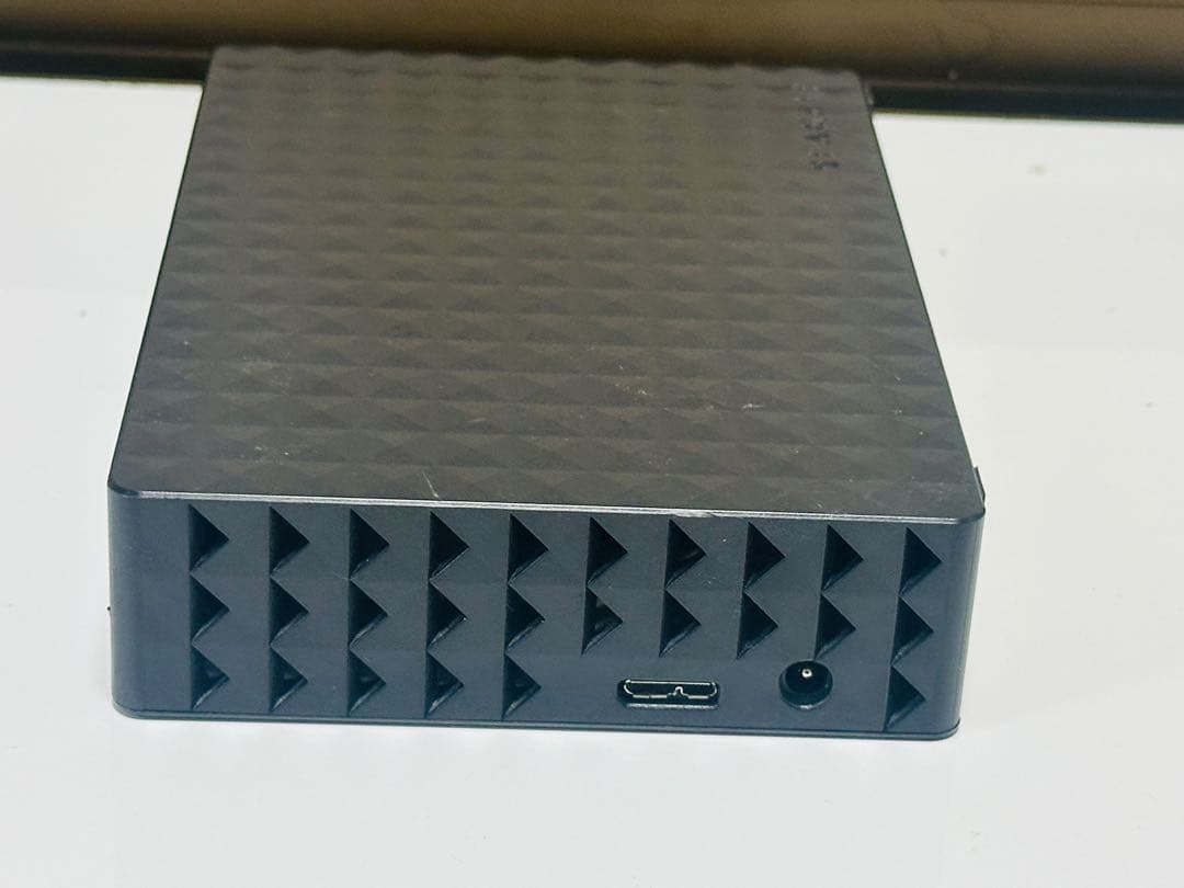 外付けハードディスク・ドライブ SEAGATE Expansion Desktop Drive 4TB