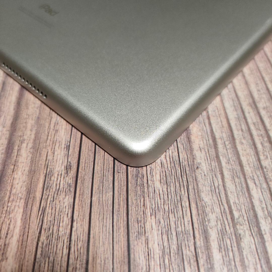 iPad 第8世代 32GB シルバー 美品