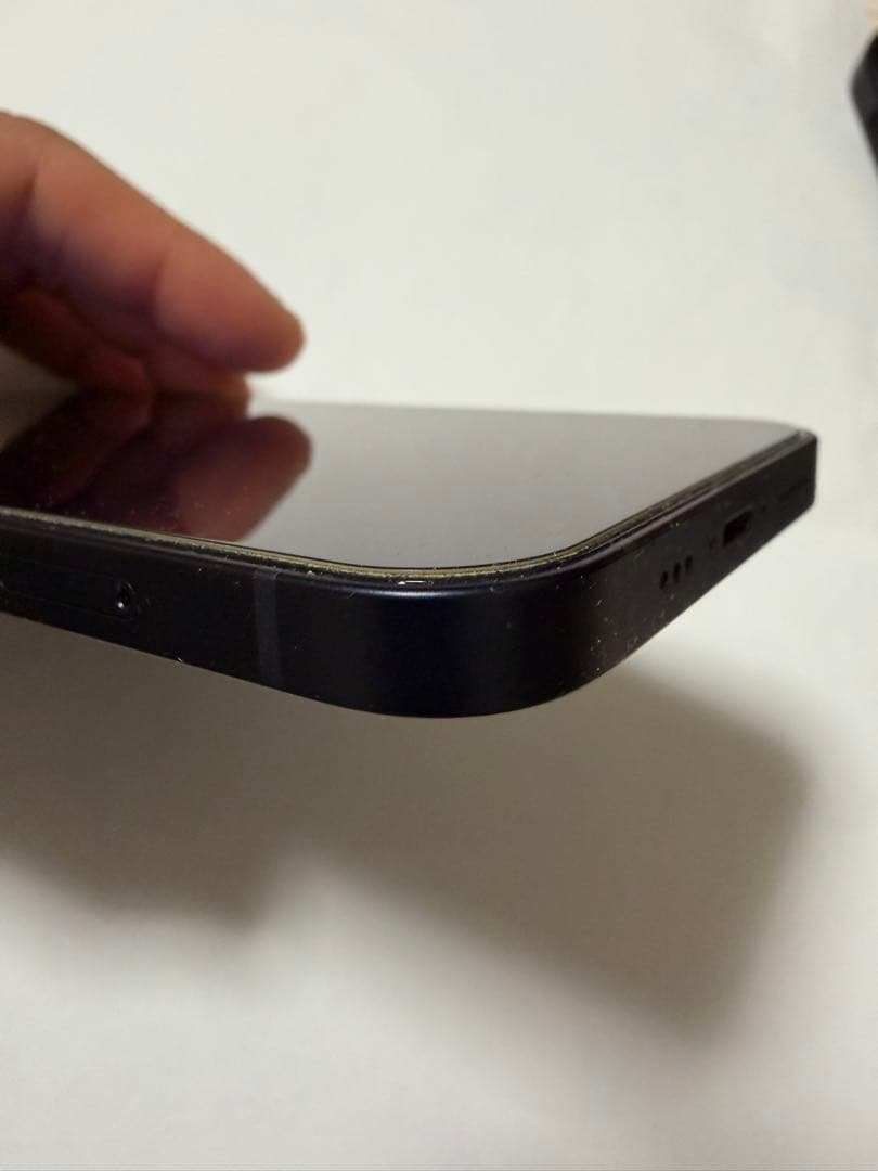 Apple iPhone 12 ブラック ケース付き
