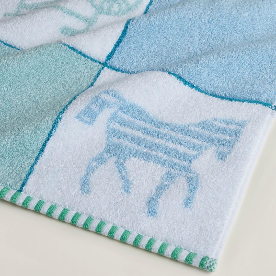 エルメス　ハンドタオル　カレタオル　ハンカチ　HERMES カバン　馬　自転車