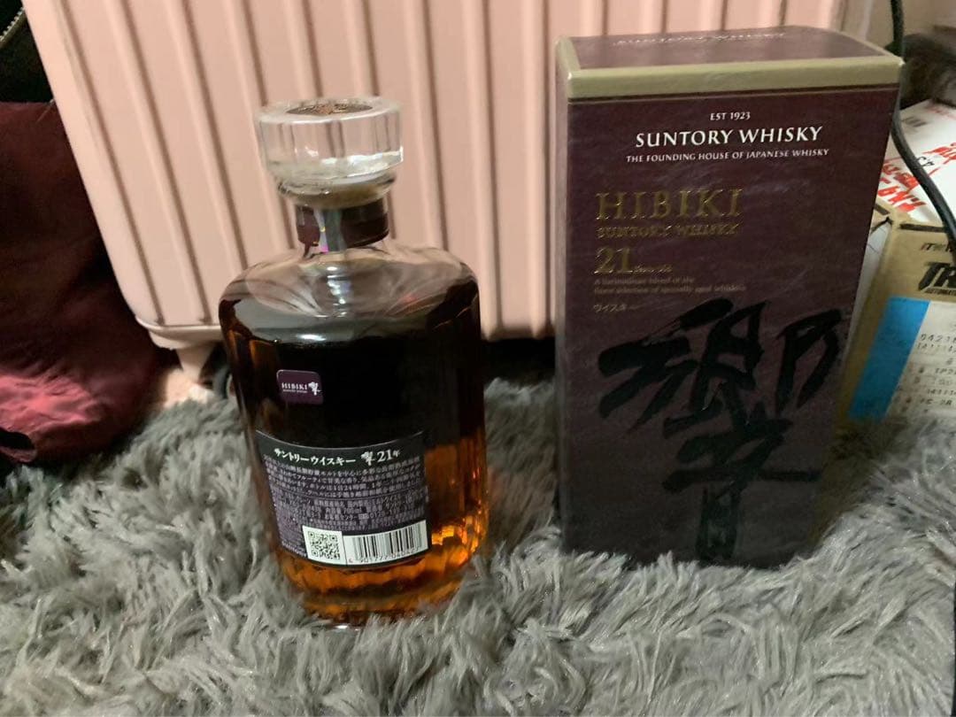 新品サントリー 響 21年 700ml 43% 本物 箱有り