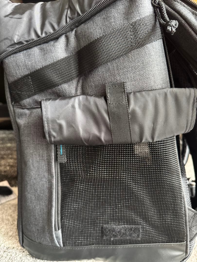 限定価格！美品！アドメイト　hugmove グレーキャリーバッグ Sサイズ
