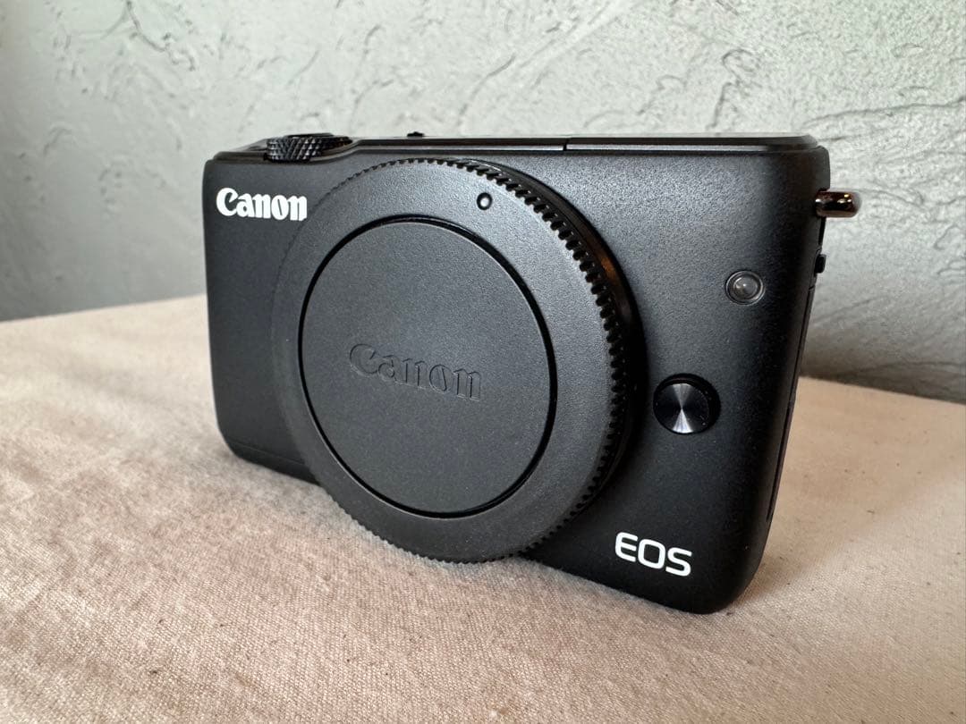 【新品同様】Canon EOS M10 レンズキット　ブラック