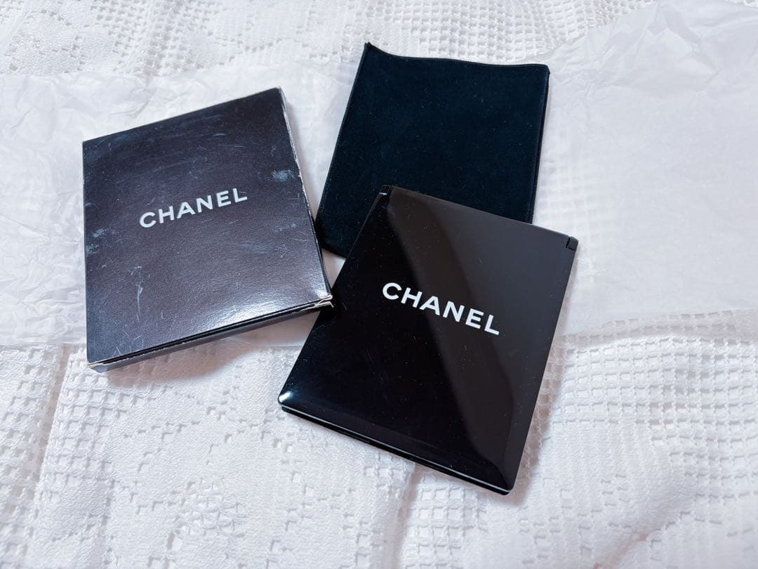 CHANEL BEAUTE 化粧ポーチとミラーセット　ノベルティ非売品　レア