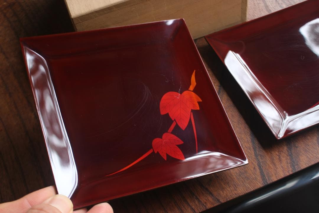 保管スレのみ！シンプルデザインに極上白檀蔦蒔絵の映えるお皿5点（検輪島塗銘々皿