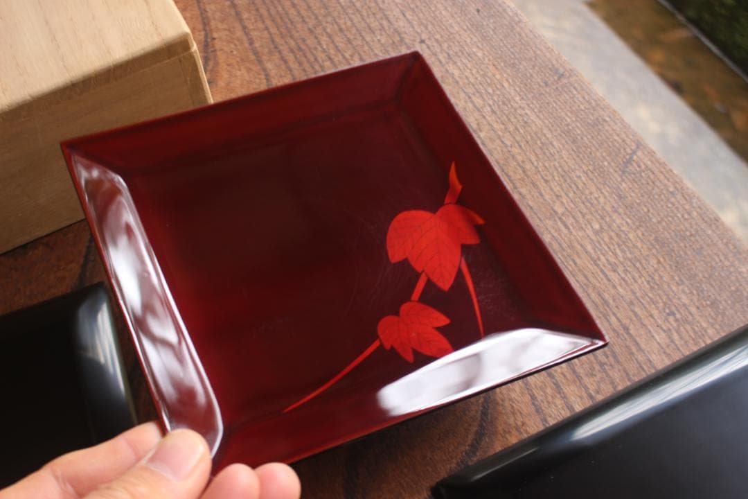 保管スレのみ！シンプルデザインに極上白檀蔦蒔絵の映えるお皿5点（検輪島塗銘々皿