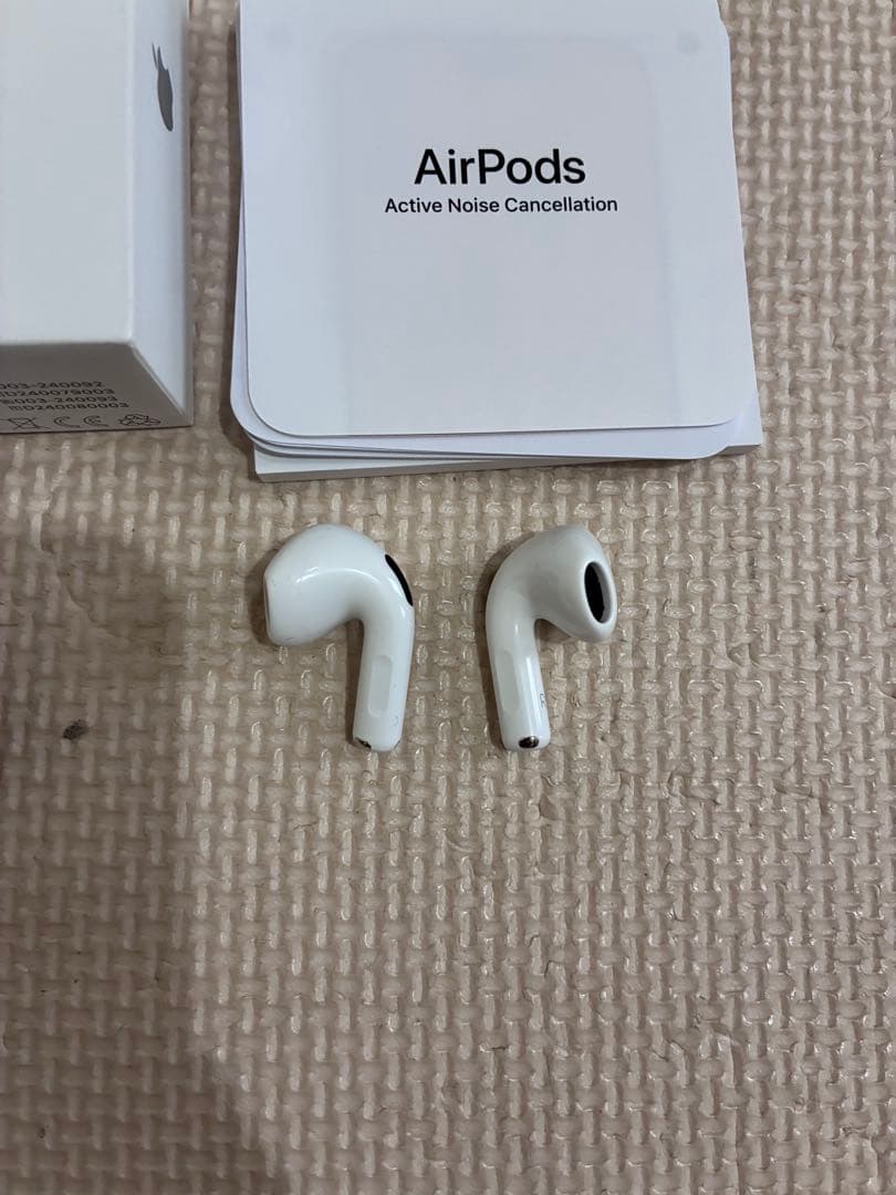 【値下】【ほぼ新品】AirPods4アクティブノイズキャンセリング付 使用極小