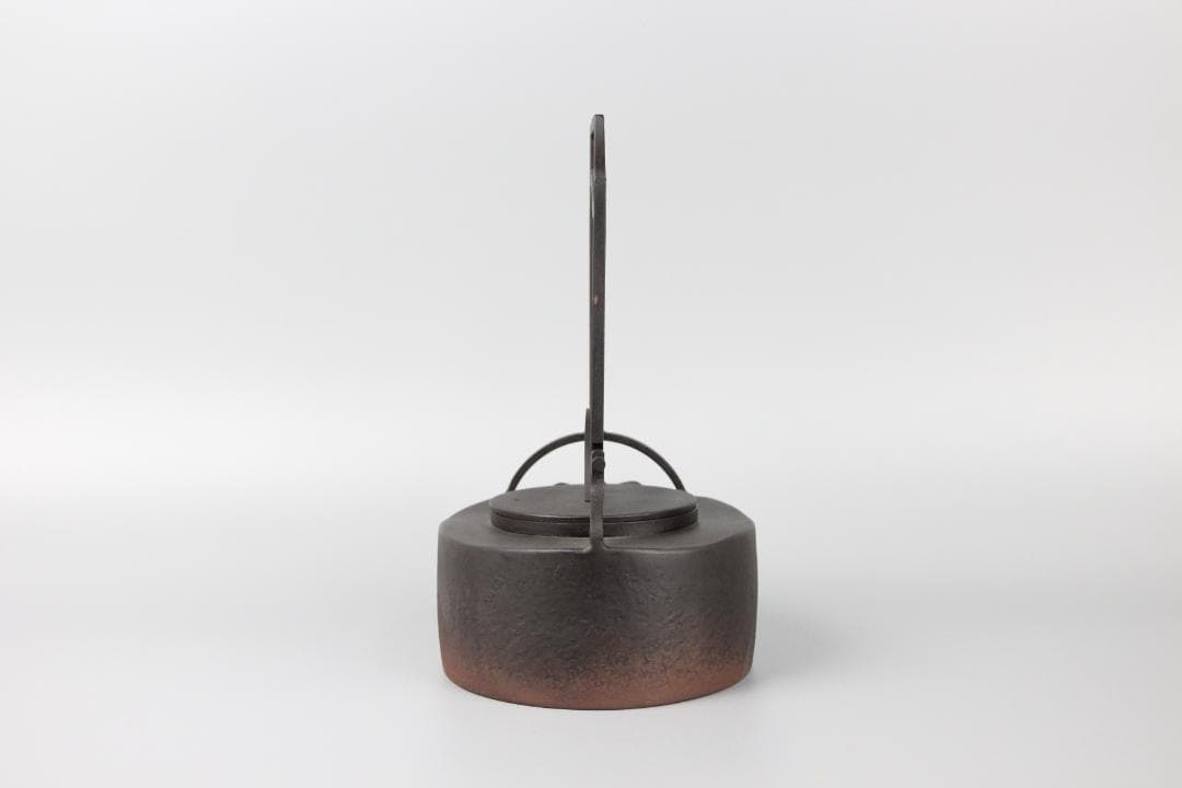 坂井直樹作 鉄地象嵌薬缶　金属造形作家「湯のこもるカタチ」共箱 FM11-07