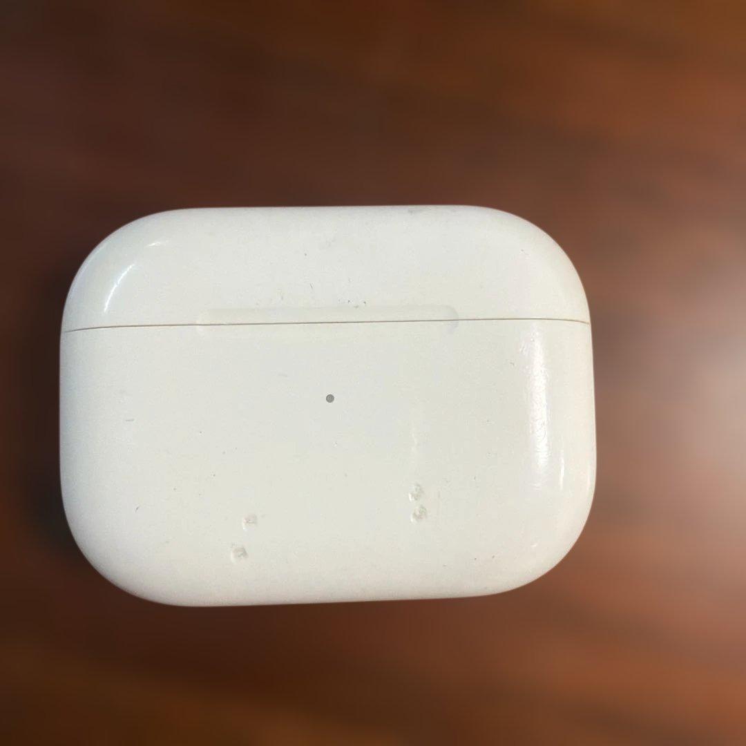 AirPods pro 本体、充電ケース、替えのイヤーチップ付き
