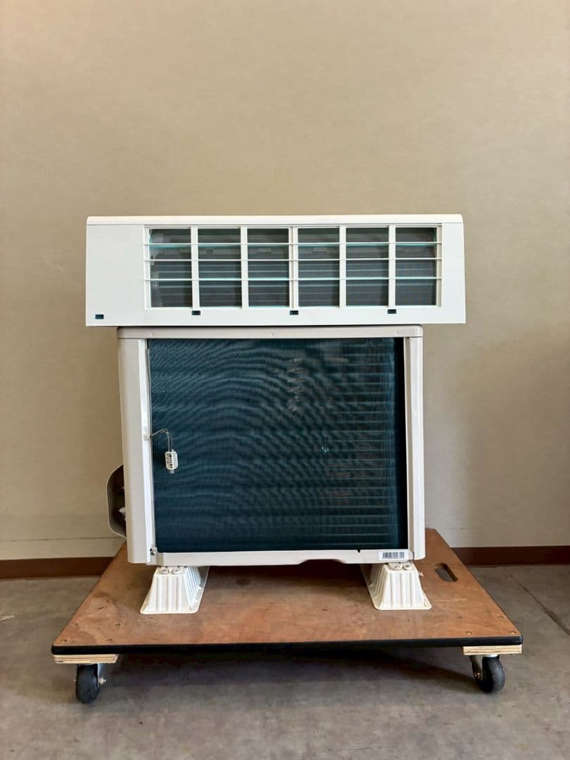 1898 東芝【RAS-2213TM (W)】2023年製 6畳 エアコン 中古