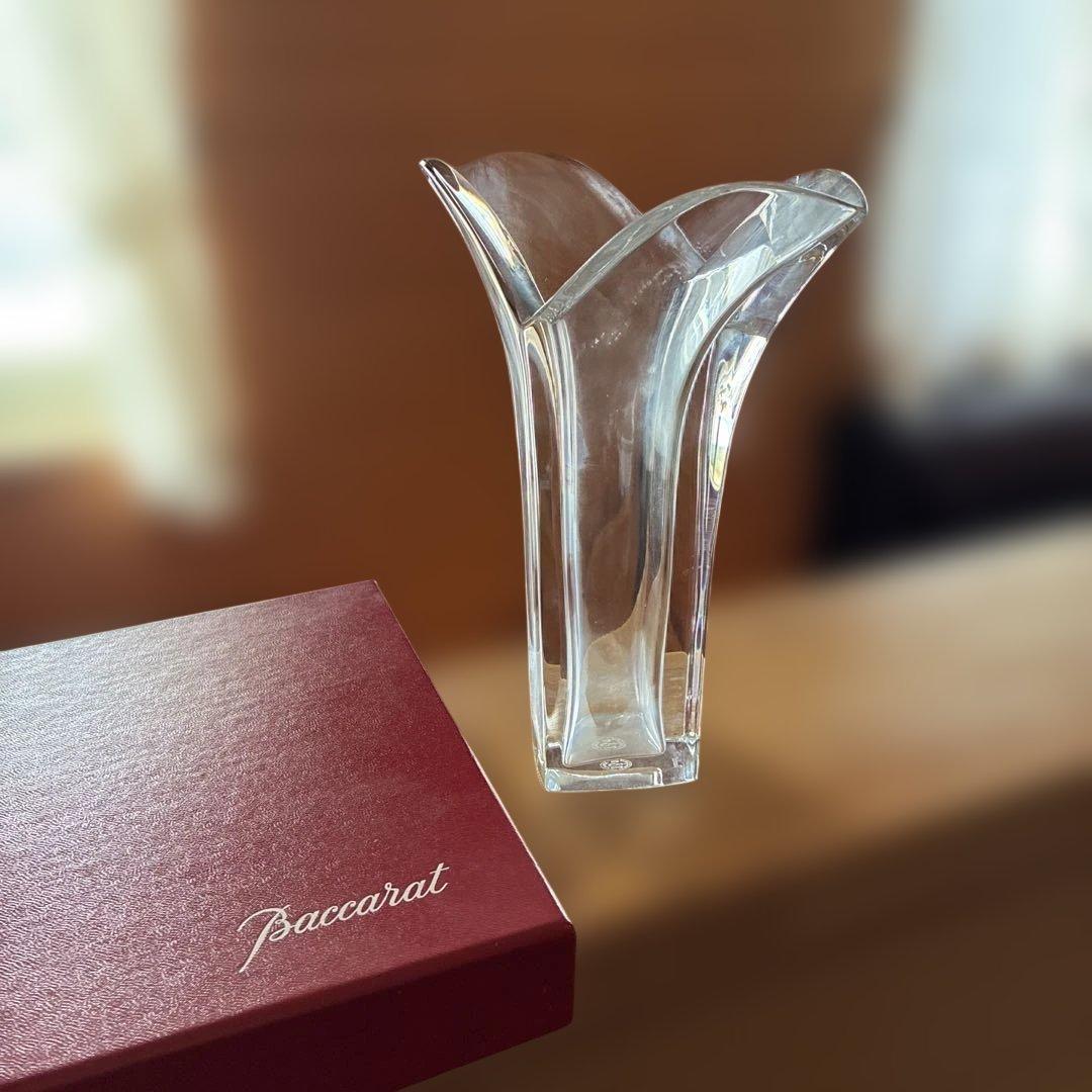 Baccarat クリスタル V字型 フラワーベース 箱付き