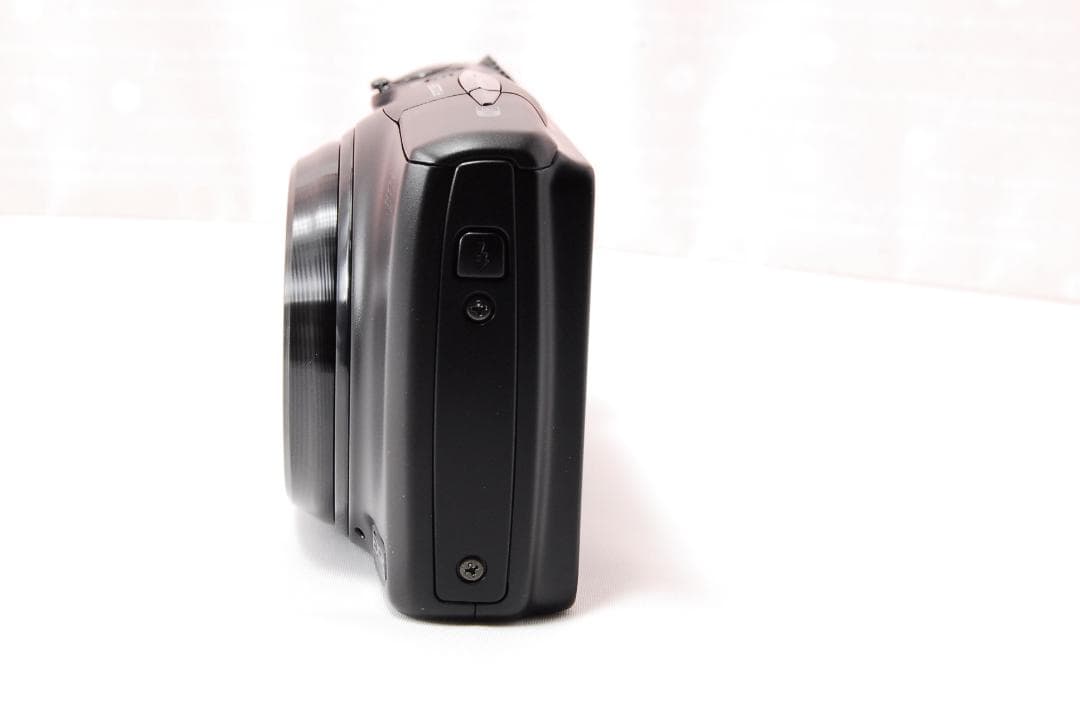 〓ほぼ未使用品〓FUJIFILM FinePix F1000 コンデジ