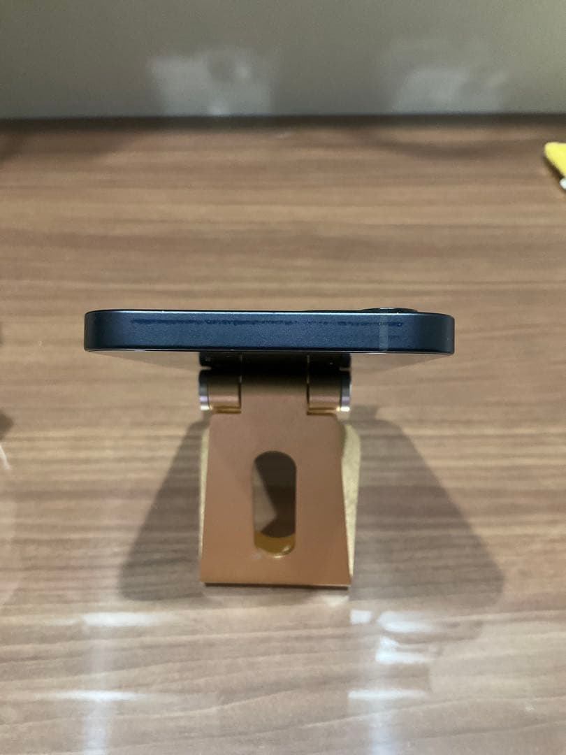 【中古美品】 iPhone 12　64GB バッテリー81%