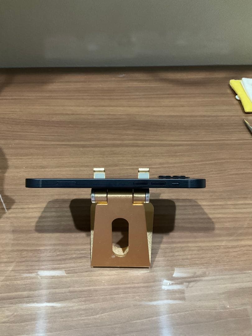【中古美品】 iPhone 12　64GB バッテリー81%