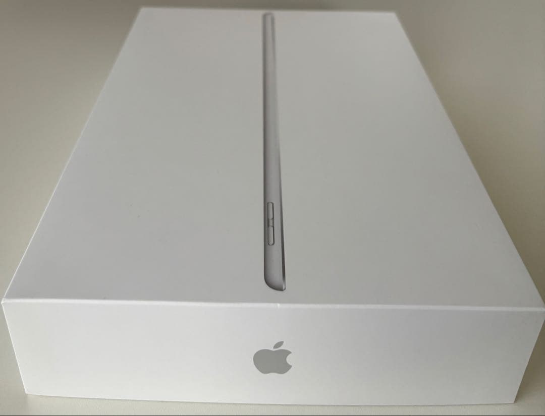Apple iPad 第8世代 32GB Wi-Fi シルバー ガラスフィルム付
