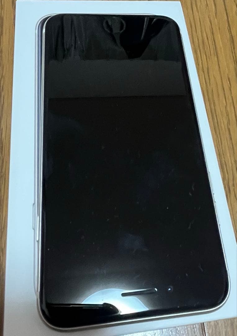 スマートフォン本体 iPhone SE3 64GB