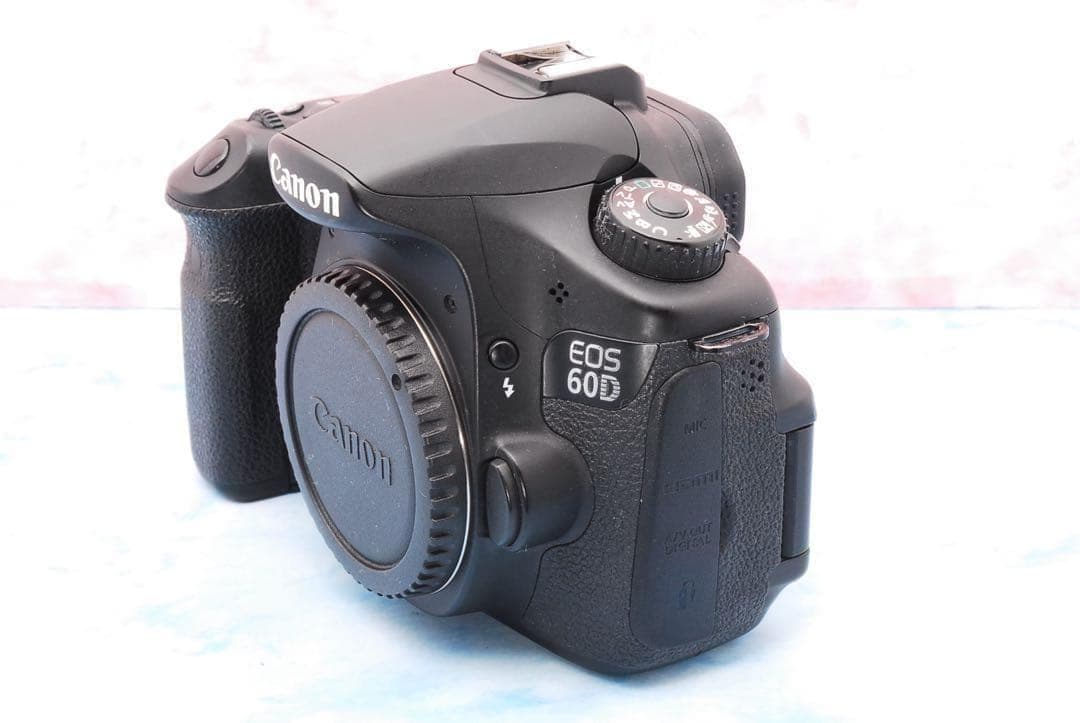 ☆キャノン EOS 60D☆バッグ付☆超望遠レンズ付Wレンズ☆一眼レフカメラ