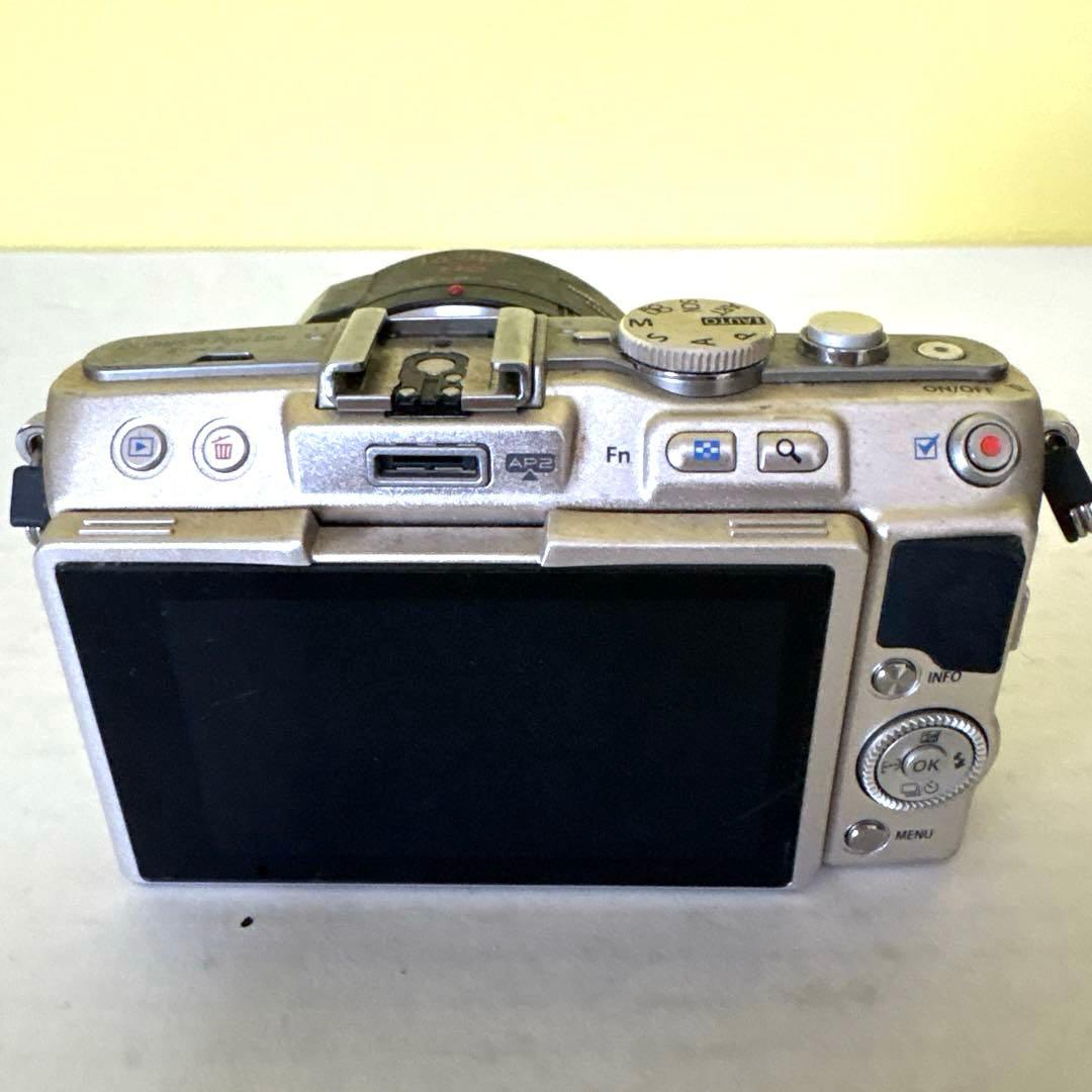 OLYMPUS ミラーレスカメラ LUMIX G