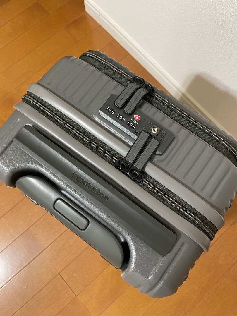 イノベーター innovator INV30 21L ケース GRAY 付属品付