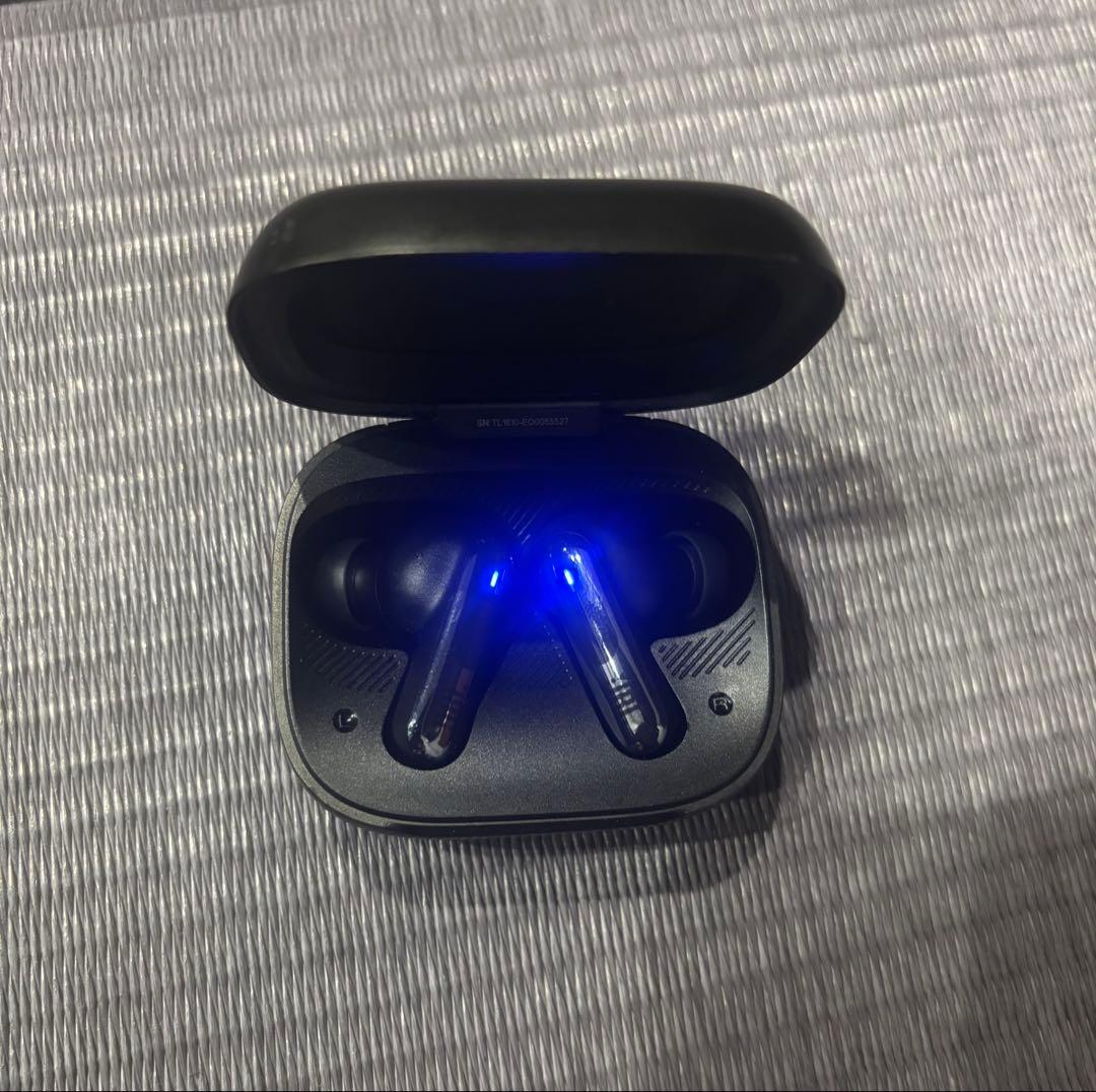ぷー　　JBL LIVEBEAM3ワイヤレスイヤホン　（アンカーサウンドコ
