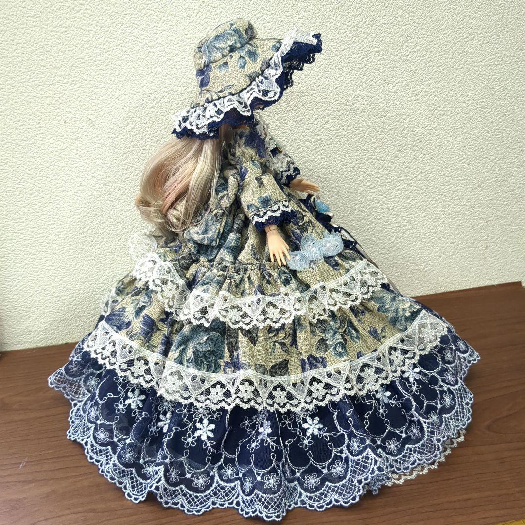 け*☆様 ジェニーフレンド27cmドール服　紺のクラシックドレス