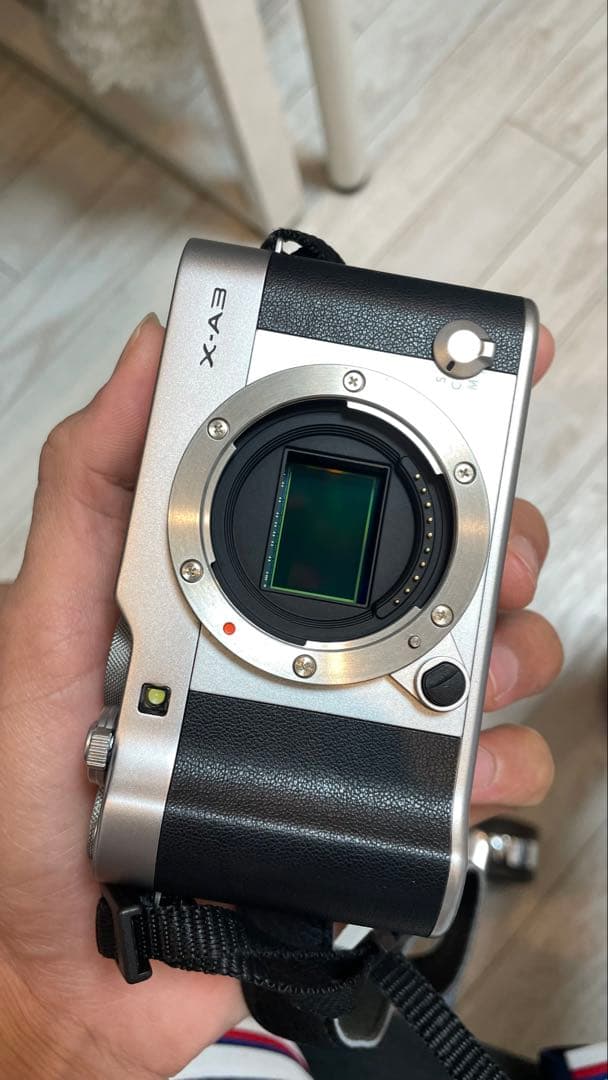 FUJIFILM XA3 ミラーレスカメラ 16-50mmレンズ付き