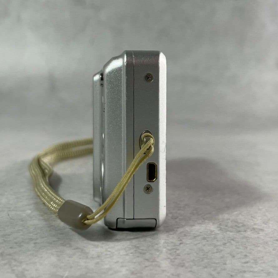 【電池切れ】富士フィルム FinePix J10 コンパクトデジタルカメラ