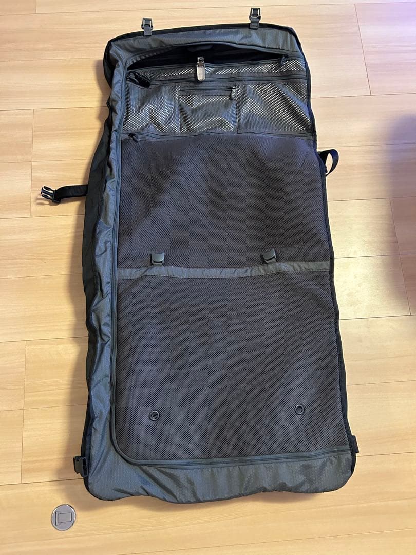 TUMI ガーメントバッグ　黒　トゥミ
