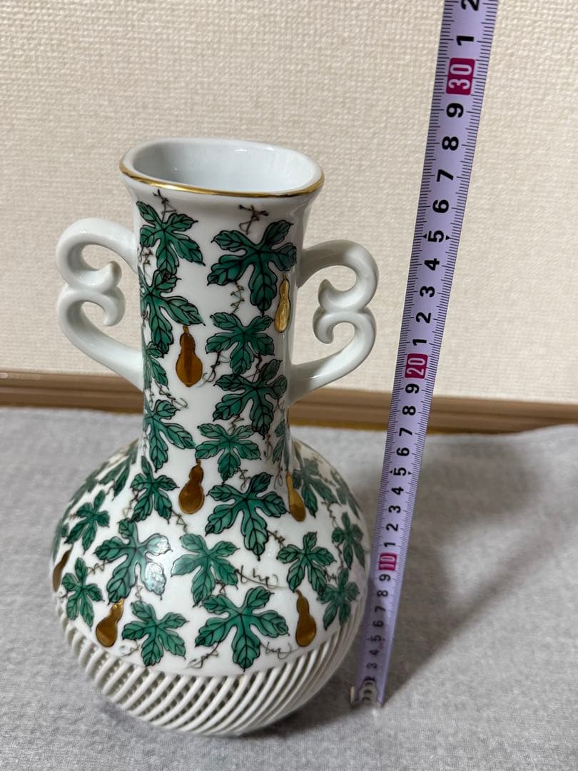 葉と果実の装飾 花瓶 陶磁器 アンティーク
