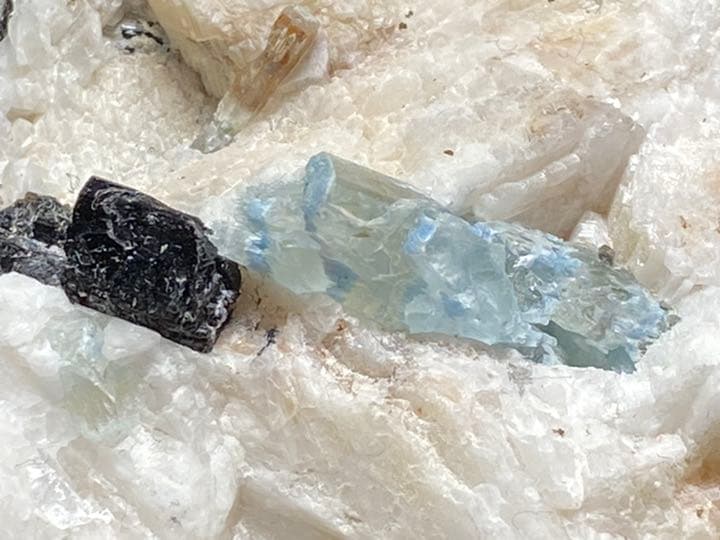アクアマリン　母岩付き　ブラックトルマリン 189g