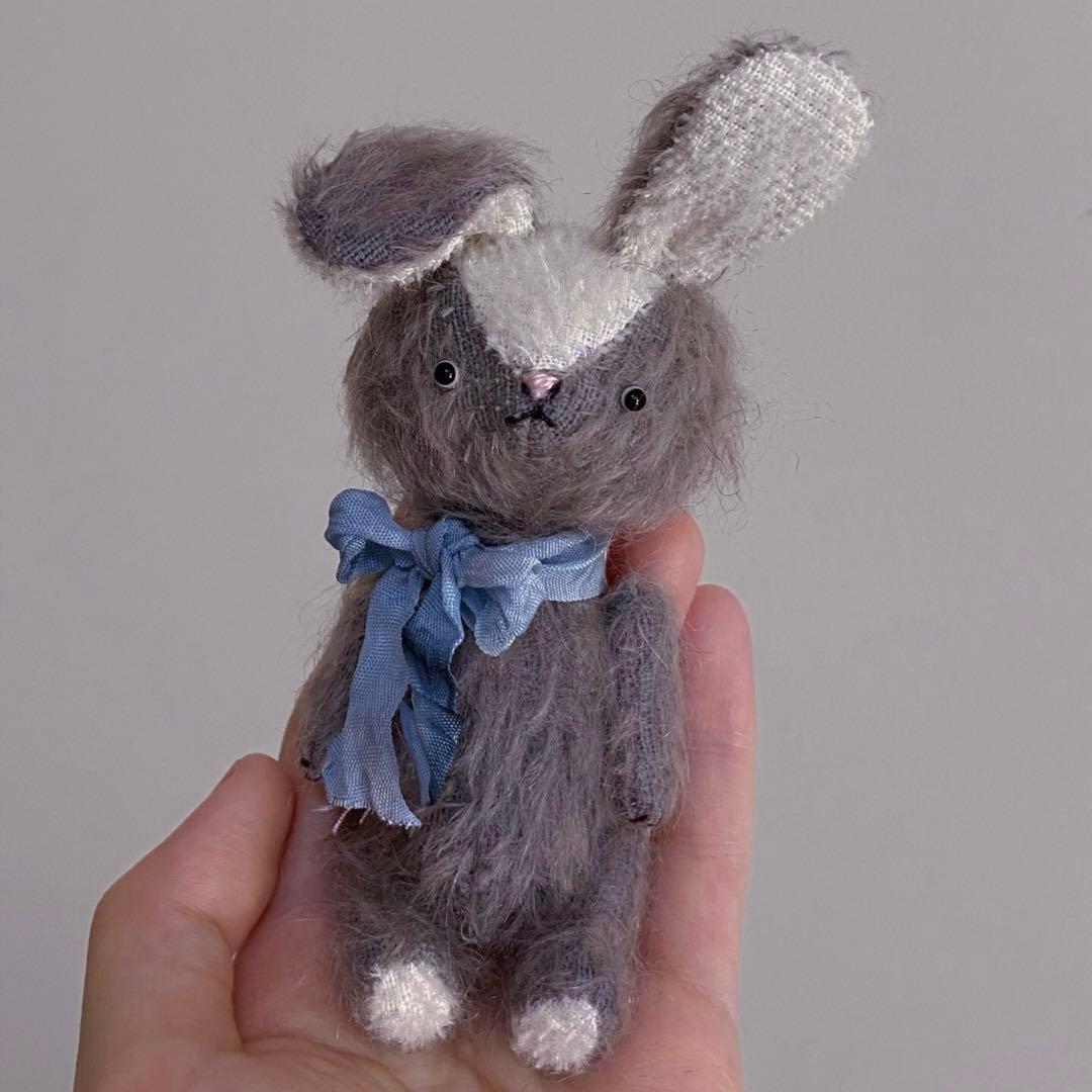 灰色の仔兎 ぬいぐるみ うさぎ 海外作家様 ハンドメイド ミニチュア