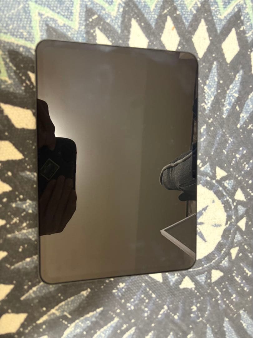 美品iPad pro m4 256GB 11インチ　保護フィルム付