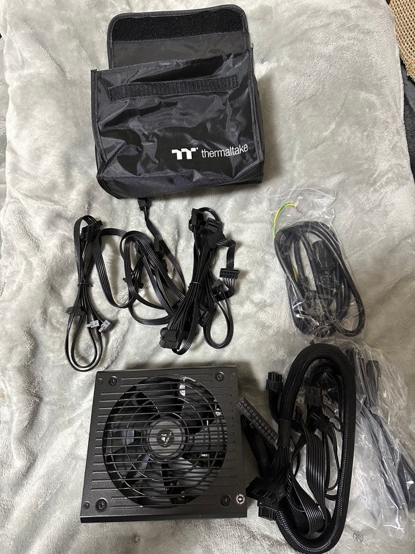 Corsair RM750 750W 80PLUS GOLD 認証 電源ユニット