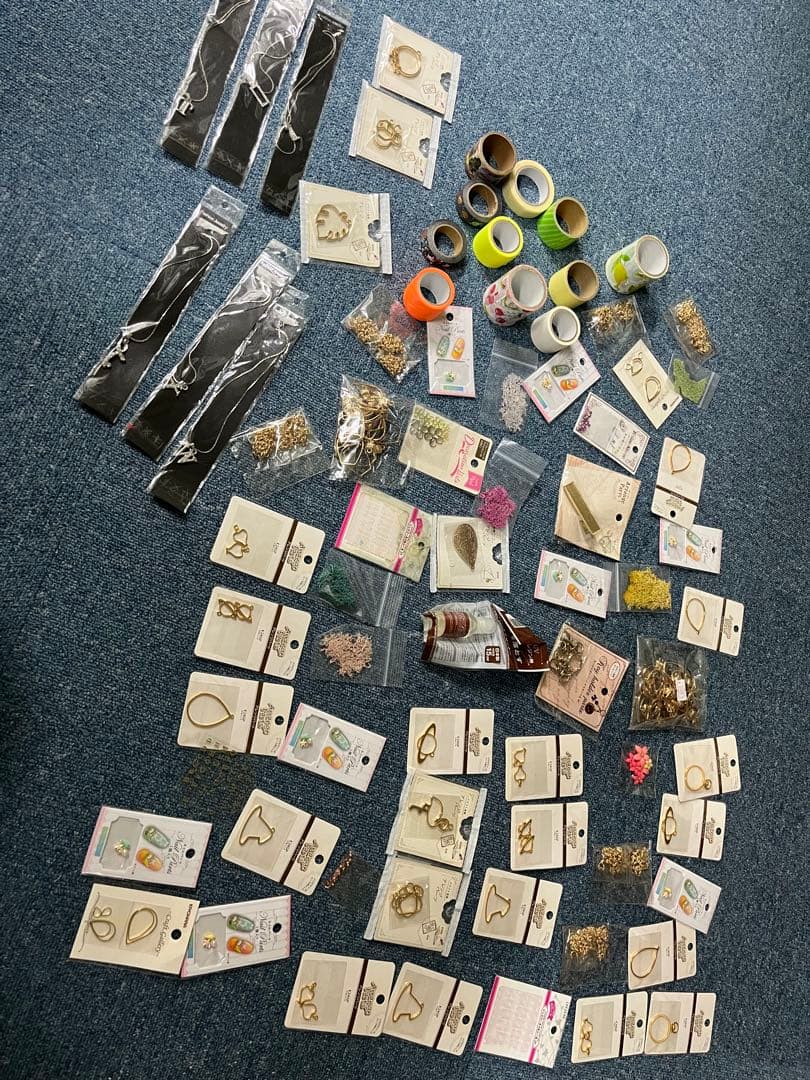 新品未使用品あり　ハンドメイド用ビーズ・パーツセット　商品の説明を読んでください