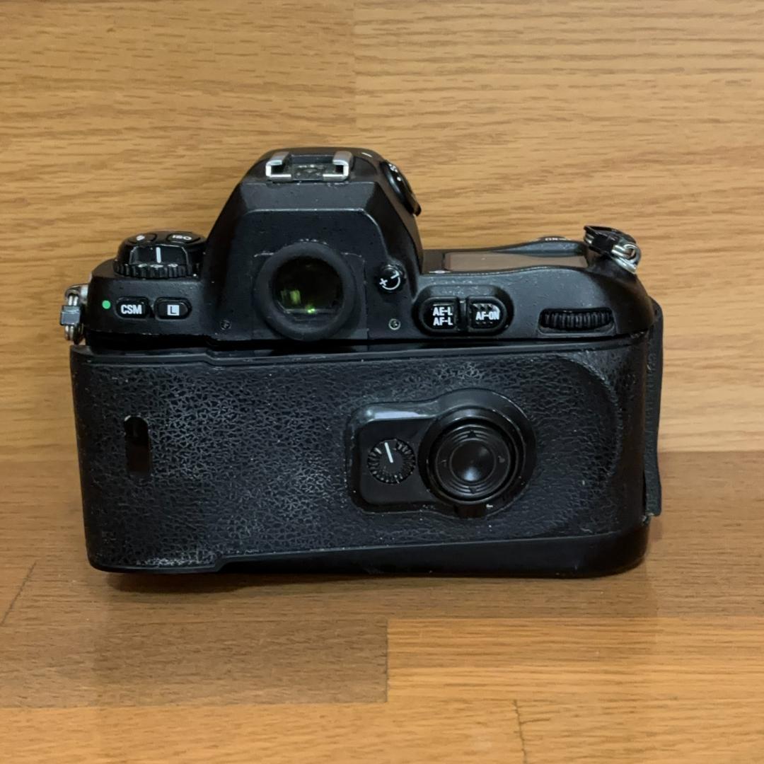 ■Nikon F100 フィルムカメラ一眼　ワケアリ 動作確認済み