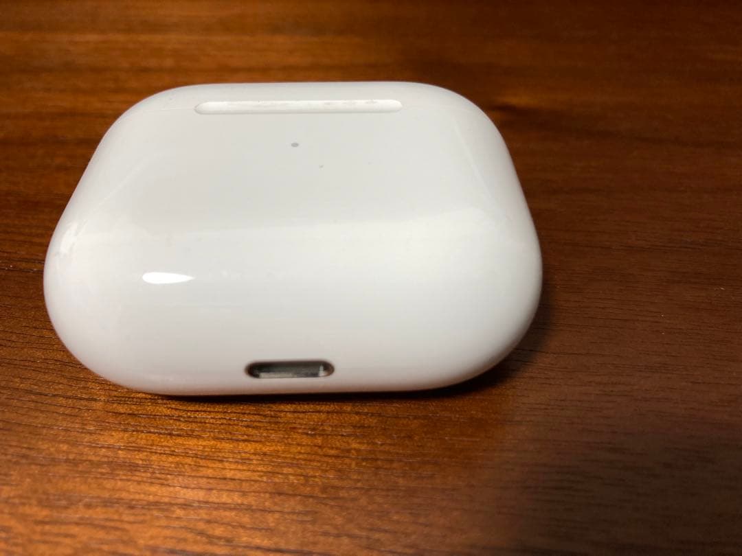 第三世代AirPods 本体充電ケース付き