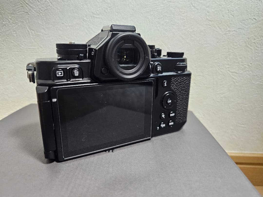 デジタルカメラ Nikon Z f + NIKKOR Z 40mm f/2 SE