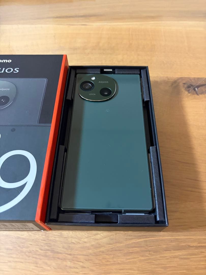 未使用ん ドコモsh-51E グリーン AQUOS R9