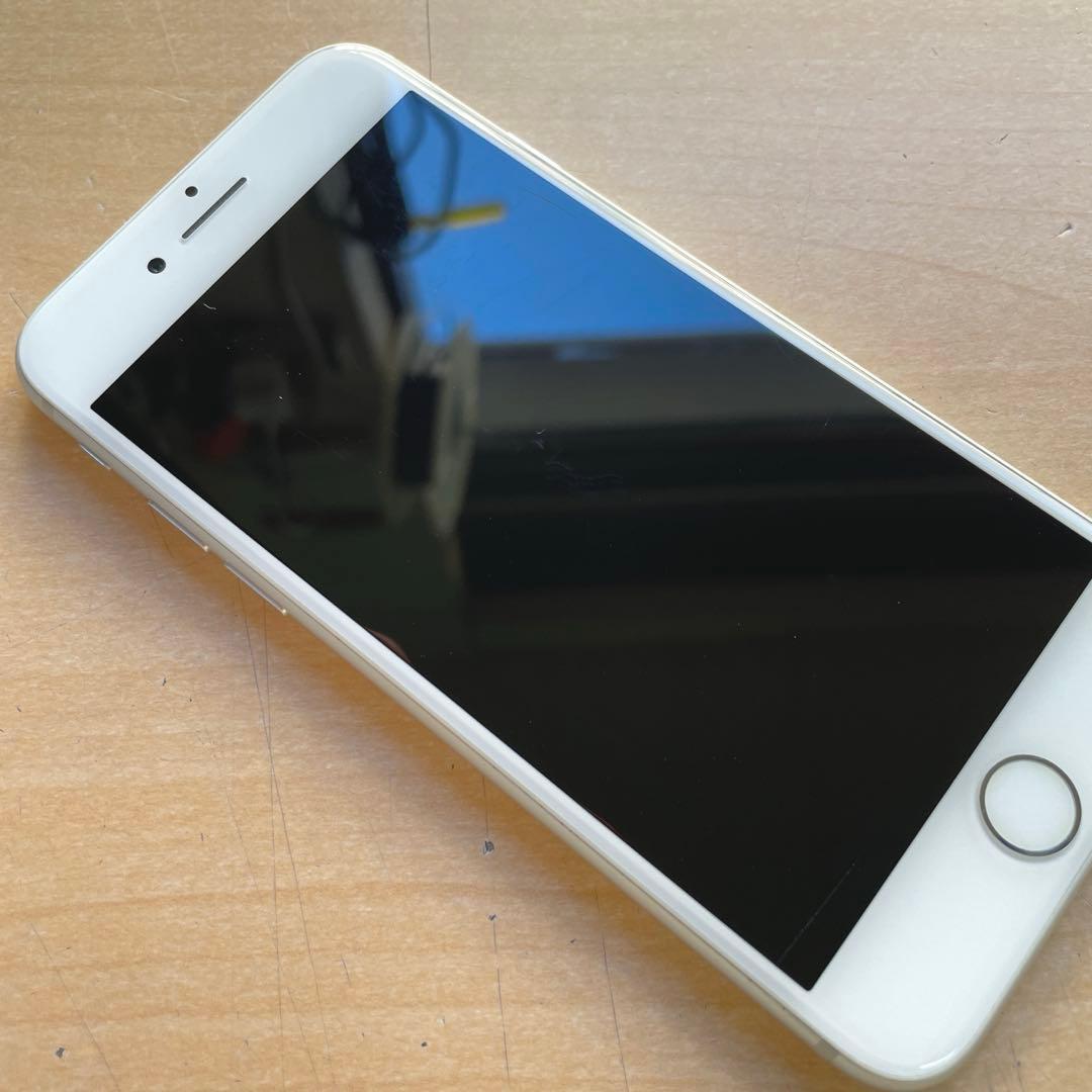 iPhone 8 シルバー　64GB A1906 SIMフリー　美品