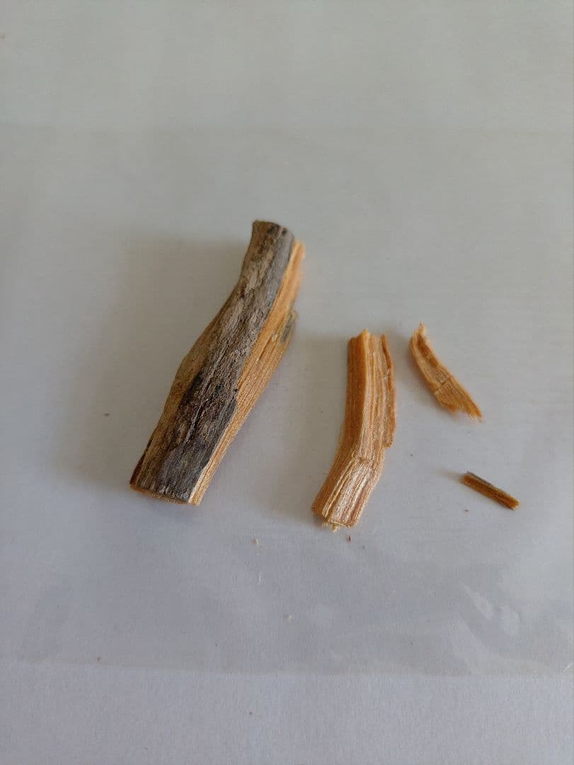 古渡命銘木　寸門多羅　1.57g 1点物 沈香　香木　お香 [花二 寸門多羅]