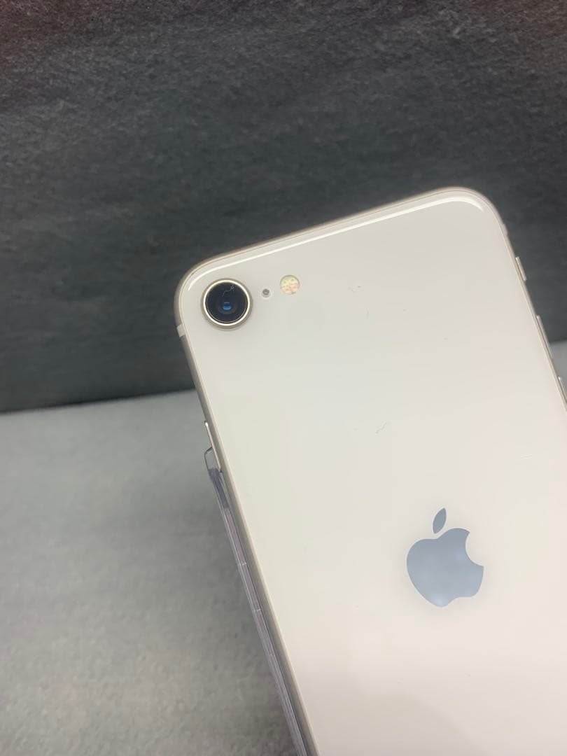 超美品　国内版　SIMフリー　iPhoneSE 第3世代　64GB スターライト