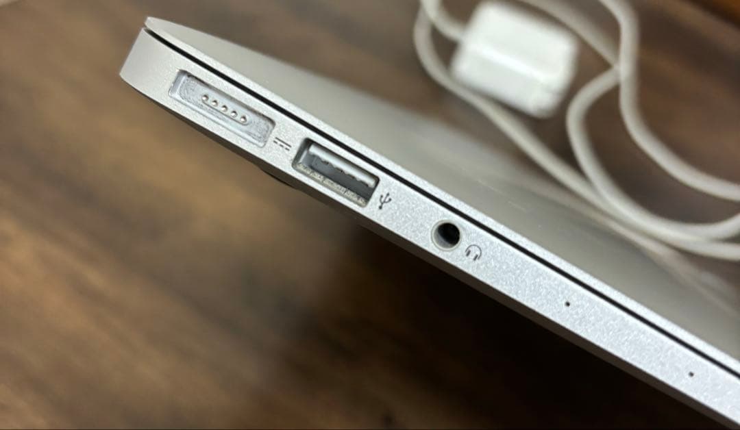 MacBook本体 MacBook Air (13-inch, Early 2014)