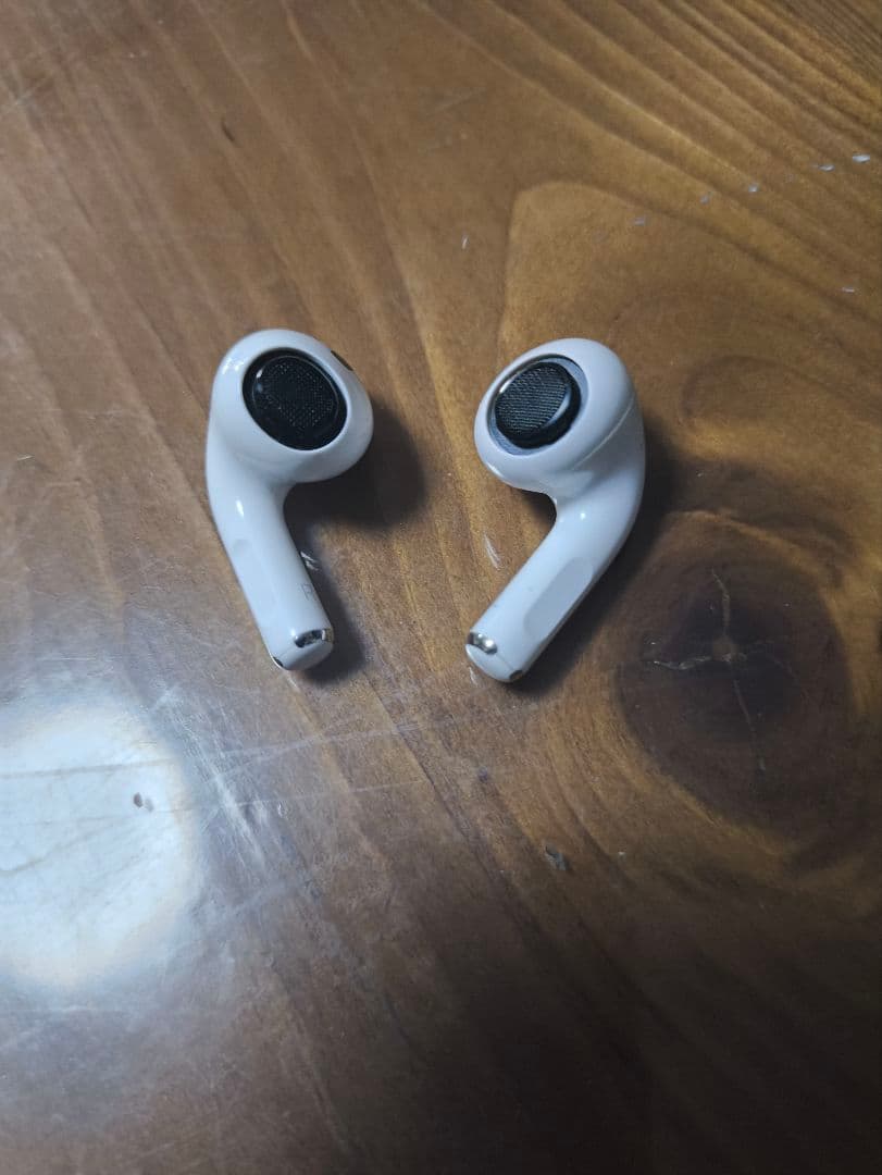 美品　AirPods Pro 2 本体 充電ケース付き ホワイト
