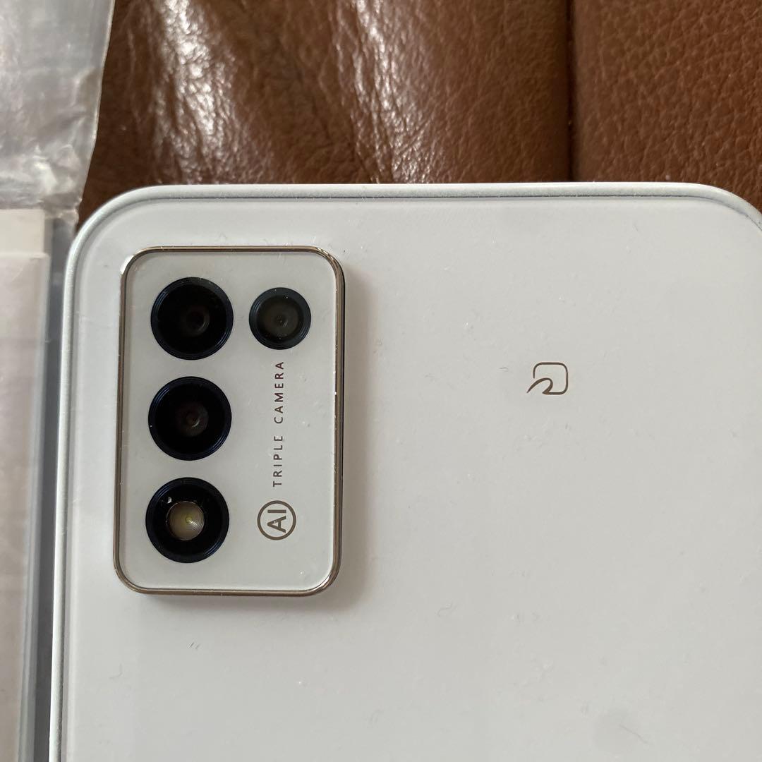 Libero 5G III A202ZT ホワイト