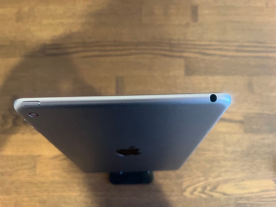 美品、翌日即発送！ iPad mini4 16GB スペースグレイ
