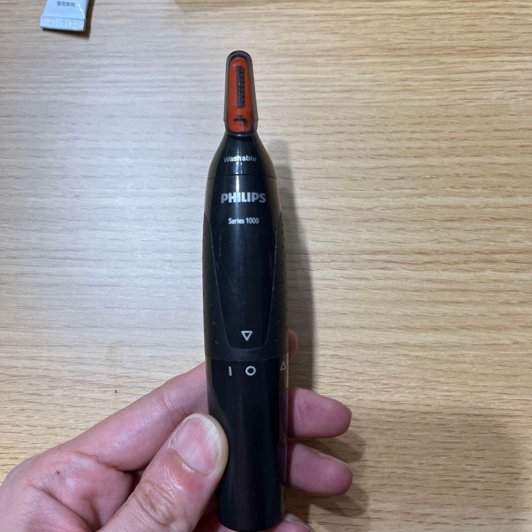 ベ*い様 未使用品！PHILIPS Series 1000 耳・鼻毛カッター