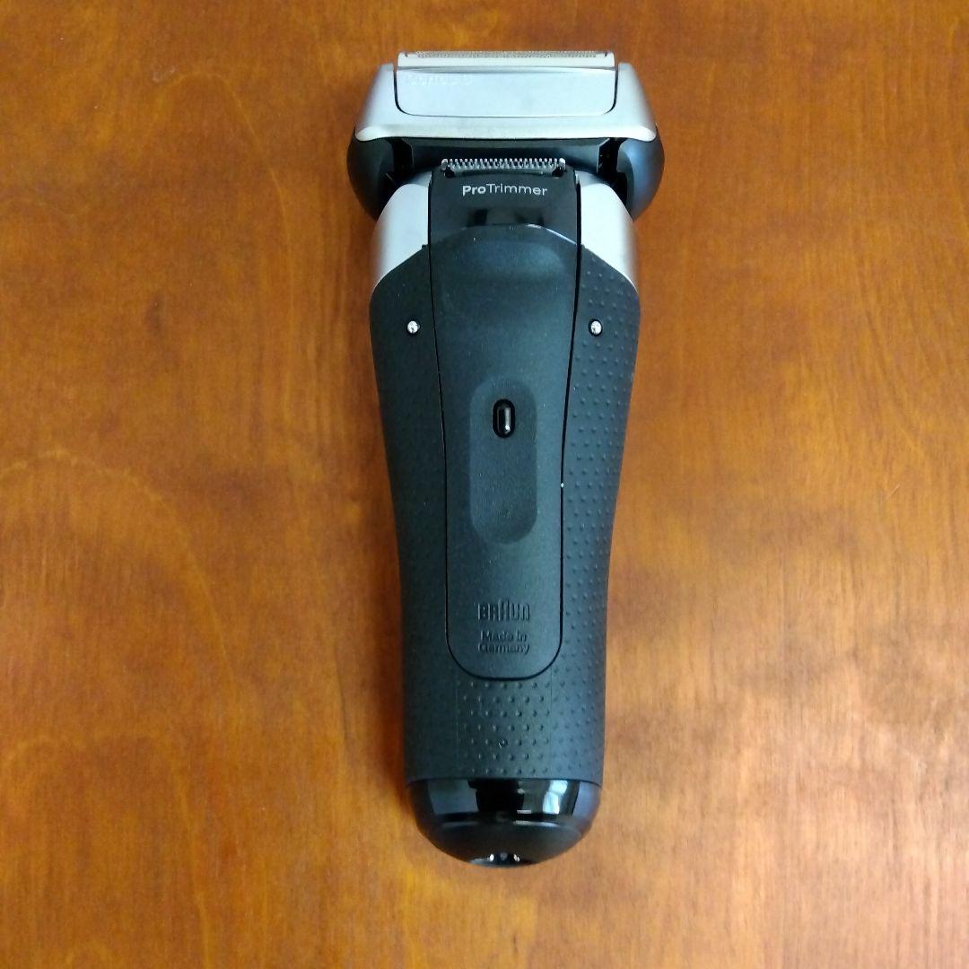 【現行最新】ブラウン シリーズ8 8617s　電気シェーバー