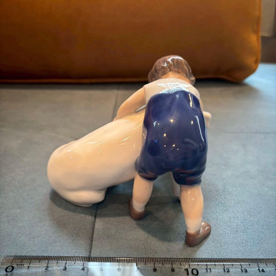   ロイヤルコペンハーゲン　ブルドッグと男の子